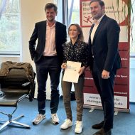 v.l. Sportkreisvorsitzender Markus Jestaedt, Paralympics Goldmedaillengewinnerin Natascha Hiltrop, Landrat Sandro Zehner                Bild: Sportkreis, Markus Jestaedt