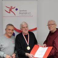(v.l.: Sportkreis-Vorsitzender Günter Bausewein, Klaus Lannert und Richard Burk)                Bild: Sportkreis Bergstraße