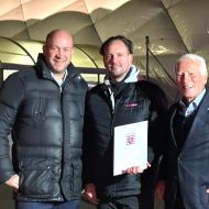 v.l. Ingmar Jung (Hessisches Ministerium für Landwirtschaft und Umwelt, Weinbau, Forsten, Jagd und Heimat), Oliver Mäske (1. Vors. TC Oestrich-Winkel, Helmut Heisen (2. Vors. Sportkreis Rheingau-Taunus)                Bild: Sportkreis