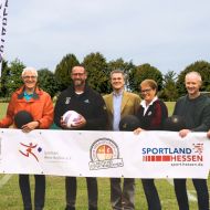 Von links: Glazenia und Robert Bokhorst von der TSG Bad Sooden-Allendorf, Uwe Reinhardt vom TSV Jestädt, Konrad Biegel vom TV Hessisch Lichtenau, Matthias Hübner von der SG Sontra, Dr. Jörg Möller, Sportkreisvorsitzender, Marlies George vom TSV Oberdünzebach, Thomas Freitag vom TTC Albungen und Gerd Seidlitz, stellvertretender Vorsitzender und Ressortleiter Sportabzeichen, Sportkreis Werra-Meißner e.V.                Bild: Sportkreis