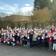 Die Kinder an der Sonnenschule mit Ihren Urkunden für das Sportabzeichen                 Bild: Anne Schmidt, Sportkreis