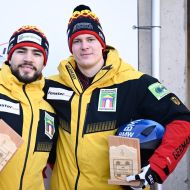 Stolz präsentieren Adam Ammour (links) und Nick Stadelmann ihre Trophäen                 Bild: Viesturs Lacis