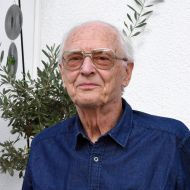 Seit 1955 hat Guido Höffer von der SG Anspach im Taunus ohne jegliche Unterbrechung 70 Sportabzeichen gesammelt.                Bild: Gerhard Strohmann