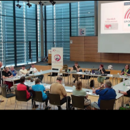 Der Sportkreisvorsitzende dankt Corinna Geiß und dem Jugendvorstand für die tolle Zusammenarbeit  in den vergangenen Jahren und hofft, dass diese auch zukünftig ihre Fortsetzung findet.                Bild: Sportkreis Groß-Gerau