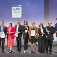 Ausgezeichnet: Die Gewinner des KfW Award Leben beim Deutschen Kommunalkongress in Berlin.                 Bild: Jonas Wresch