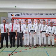 von links: Jochen Müller, Matthias Birk, Werner Müller, Hendrik Schmidt, Immo Schmidt,
Andreas Freimuth, Eike Schmidt, Oliver Caps, Eduard Van Thurenhout 
Es fehlen Olga Bagci und Helmut Eckardt                 Bild: Magnus Jezussek
