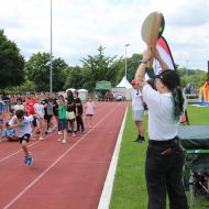 Zum 21. Mal organisiert der Deutsche Olympische Sportbund (DOSB) in diesem Jahr die Sportabzeichen-Tour. Der Startschuss erfolgte im Rahmen des Hessentags in Bad Vilbel.Foto: lsb h