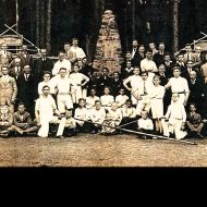Die Einweihung der Turner-Ruh 1922. 
            Fotos: Heimatverein Petersberg