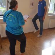 Saskia Halbritter am 3. Sept. beim Testen von Matthias Schnatbaum in der Rheingoldhalle in Erfelden.                 Bild: Sportkreis GG
