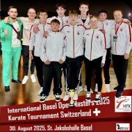 Hessische Kumite-Kader-Athleten v.l.: Armin Kurtanovic, Marvin Bier, Roman Raiswich, Eric Ridiger (Bronze), Alexander Elenberger, Konstantin Rath (5. Platz), Alexander Lang (Landestrainer Kumite Hessen Nord), vorne v.l.: Kiril Chnykin, Linus Küllmer, Maria Ruppel                Bild: Viktor Ridiger für den HFK
