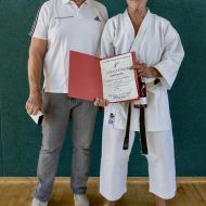 Links: Präsident des Hessischen Fachverbandes Karate e.V. Reinhard Schmidt-Eckhardt, rechts: Detlef Herbst vom Karate Dojo Lich e.V.                Bild: Karate Dojo Lich e.V.