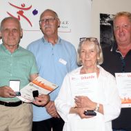Sportabzeichen-Referent Peter Kohl (Zweiter von links) hat Berthold Wunderlich, Luise Pfeiffer und Ralf Pauly (von links) für langjährige Tätigkeit als Prüfer geehrt.                Bild: Gerhard Strohmann