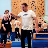 Das &bdquo;FamilienSportFest&ldquo; ist Jahr f&uuml;r Jahr ein Highlight bei der &bdquo;Europ&auml;ischen Woche des Sports&ldquo;. Gro&szlig; und Klein bilden dabei Duos und absolvieren sportliche Herausforderungen.
Foto: Florian Wiegand