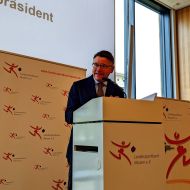 Boris Rhein hob in seiner Rede hervor, dass sich die Mittel des Landes für Förderprogramme seit 2017 verdreifacht hätten. Wie hoch der Anteil für den Sport aus dem Bundes-Sondervermögen sein wird, konnte der Ministerpräsident noch nicht sagen.Foto: lsb h