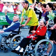 Dienstleister oder Gemeinschaftsstifter? Bei genauerer Betrachtung schwinden die Unterschiede. Foto: pixabay.com