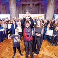 Die Preisträger der „Sterne des Sports“ im Schloss Biebrich in Wiesbaden. Foto: Genoverband e. V./ Franz Fender