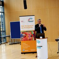 Prof. Dr. Tim Bindel beeindruckte mit seinem Vortrag über die Ungleichheit beim Zugang zum Sport. Fotos: lsb h/Sportjugend Hessen