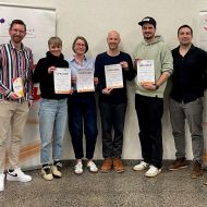 Vertreter*innen der erst platzierten Schulen im Sportabzeichen-Wettbewerb