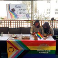 Am Infostand des Projektes „Move Queer“ konnten Interessierte ins Gespräch kommen.Foto: SJH/Alexandra Faulhaber