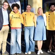 Gute Laune herrschte beim Olympia-Empfang in Frankfurt. Das Foto zeigt (von links) Laufbahnberater Bernd Brückmann, die Olympiasiegerinnen Deborah Levi und Laura Nolte, Sportministerin Diana Stolz, Bronzemedaillengewinner Adam Ammour, Joshua Tasche und Olympiastützpunktleiter Markus Kremin.Foto: Margit Rehn