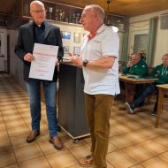 Sportkreis-Vorsitzender Harald Piaskowski (rechts) erläutert in seinem Grußwort die Fördermöglichkeiten der Region, bedankt sich beim Vorsitzenden Jörg für das Engagements des Gesamtvorstands, die Infrastruktur unbedingt im Schuss zu halten und begrüßt in Anwesenheit des Stadtverordneten Michael Ruppel und des Ortsvorstehers Manfred Belle die Unterstützung durch die Stadt Fulda                Bild: Bernd Jiptner - Haimbacher SV