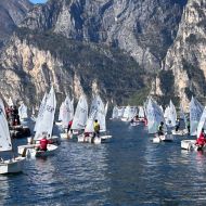 Auslaufen der Optis zur Regatta                Bild: Dierk Conrad
