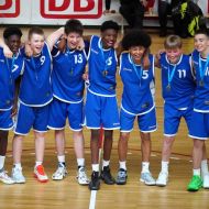 Bundessieger im Wettbewerb "Jugend trainiert für Olympia" wurde in der Alterklasse U16 (Jahrgang 2012 und jünger) die Carl-von-Weinberg-Schule aus Frankfurt                Bild: Eberhard Spissinger