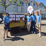 Werbung des SK Main-Taunus für das Ehrenamt im Sport beim Hofheimer Wochenmarkt