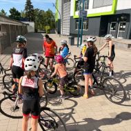 Der TuS Griesheim hat in Kooperation mit der Gerhart-Hauptmann-Schule in vier Wochen rund 40 Schülerinnen und Schüler für den ersten Triathlon vorbereitet.                Bild: Susan Hafermalz