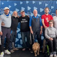 von rechts nach links:
Matthias Teichmüller, Thomas Ebert, Matthias Sator, Uwe Gruhn, Benedikt Weise, Andreas Sand ( GF der Heinz Kettler Stiftung) Jutta Gruhn, im Vordergrund Assistenzhund Bruno und Laura Weise                Bild: Sven Jürgensen