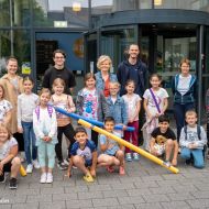 Gruppe 1 von 2 mit ihren Schwimmtrainern: Jule Beisenherz, Janne Mattis Weickert, Claudia Herrmann, Marius Hamel, Kerstin Fricke                 Bild: Sincere Marketing GmbH