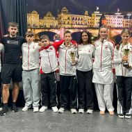 Team Hessen mit den Landestrainern Kumite: Links: Alexander Lang vom Stützpunkt Nord (Kassel) und rechts Jamal Laudiai vom Stützpunkt Süd (Rödermark). Zweiter von links: Coach Maxim Harisow ebenfalls vom Stützpunkt Nord                Bild: Y. Laudiai für den HFK