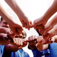 Sport ist mehr als Bewegung und Sportvereine sind weit mehr als Orte für Training und Wettkampf. Sie bringen Menschen unterschiedlichster Herkunft, Generationen und Lebensentwürfe zusammen.Foto: shutterstock