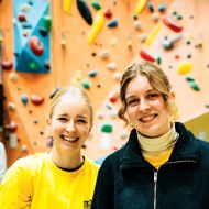 Die FSJlerinnen Greta und Meike in der Kletterhalle in Darmstadt.Foto: privat